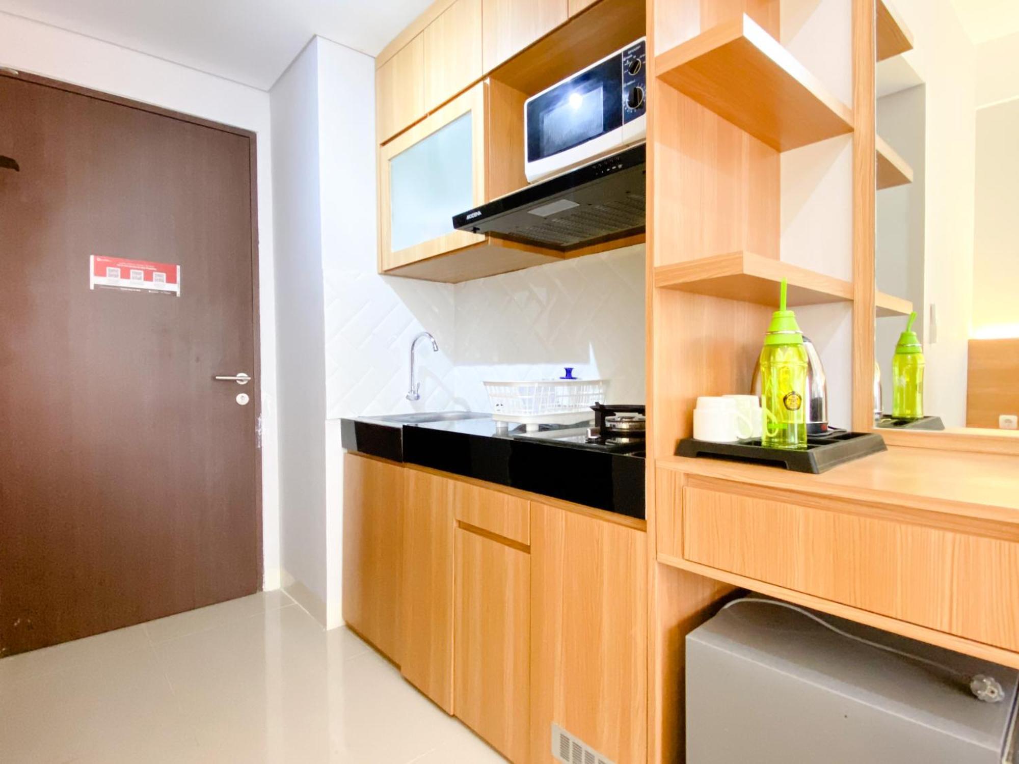 Homey And At Transpark Juanda Timur By Travelio Apartemen Bekasi