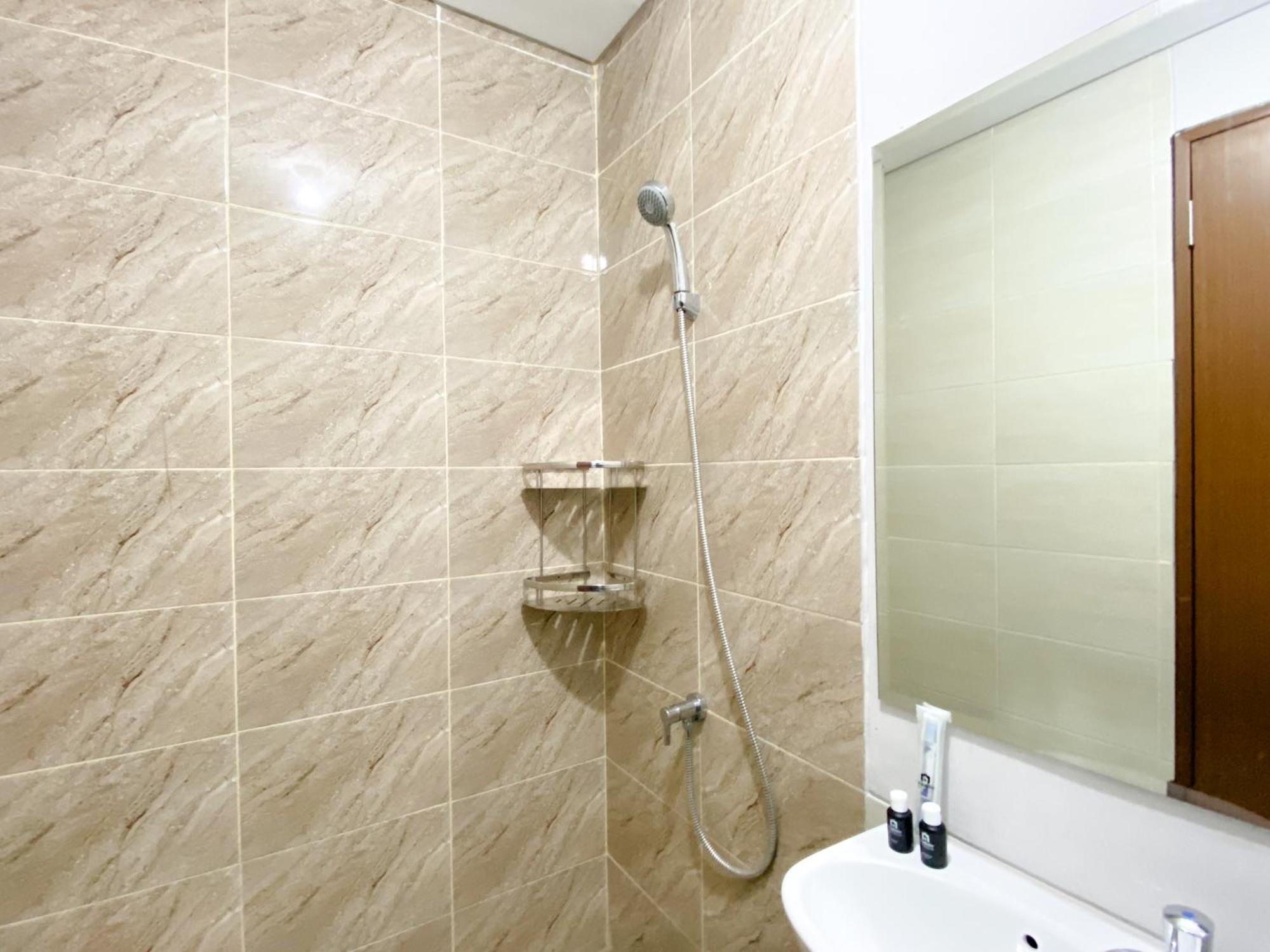 Apartemen Homey And At Transpark Juanda Timur By Travelio Bekasi