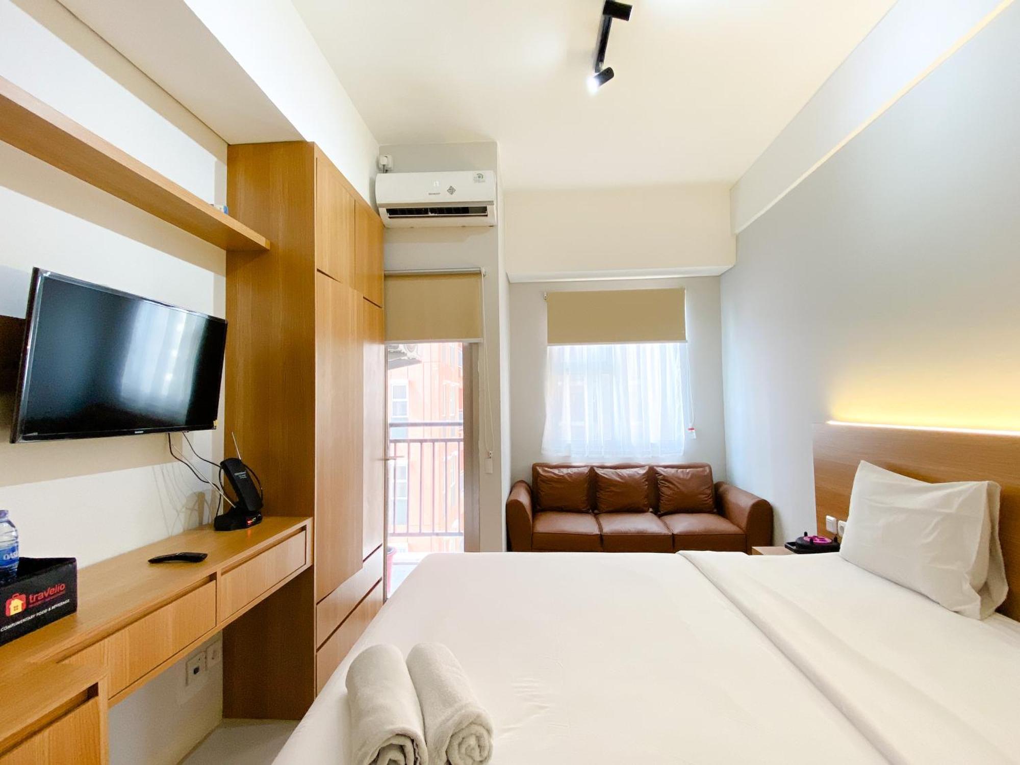 Homey And At Transpark Juanda Timur By Travelio Bekasi